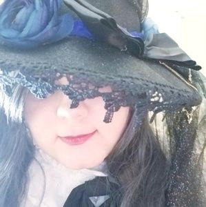 Meet your Posher, Caycee